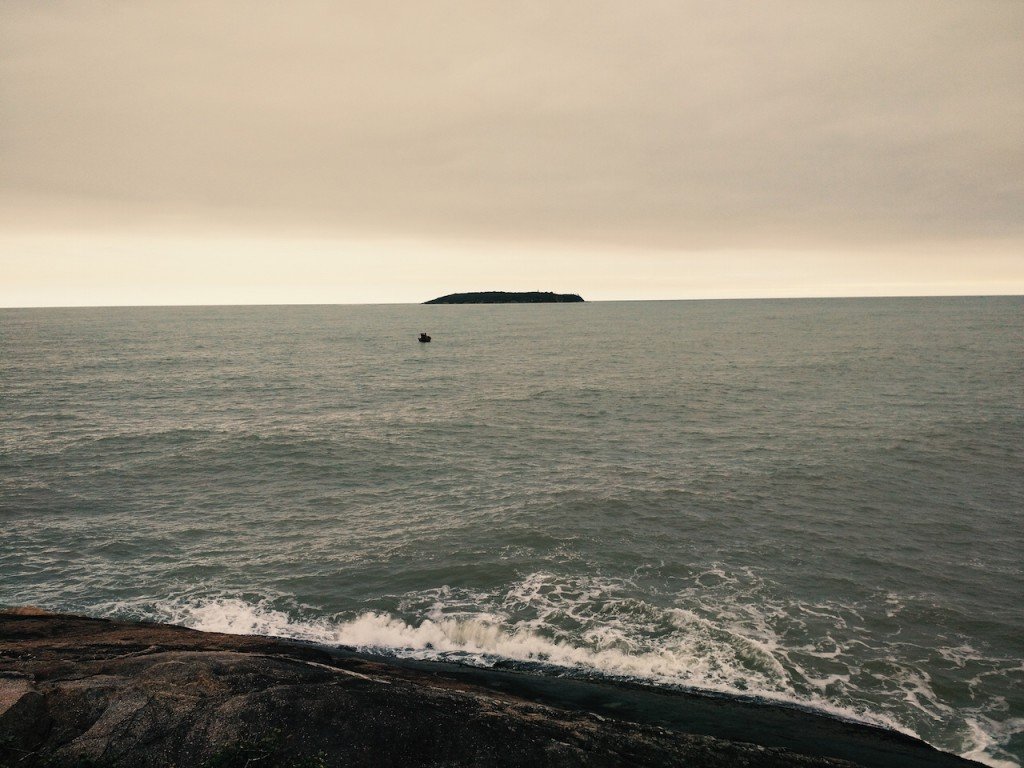 EU NUNCA AMEI O MAR EU NUNCA AMEI O MAR
